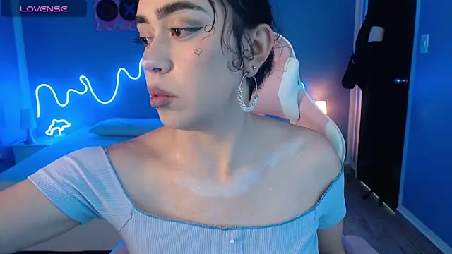 Snapshot of Julieta_De_Los_Angeles chatting on March 18, 2025, 3:53 am Julieta De Los Angeles online show from March 18, 2025, 3:53 am