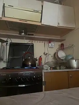 Snapshot of Romsticks chatting on November 4, 2025, 5:50 am Romsticks online show from November 4, 2025, 5:50 am