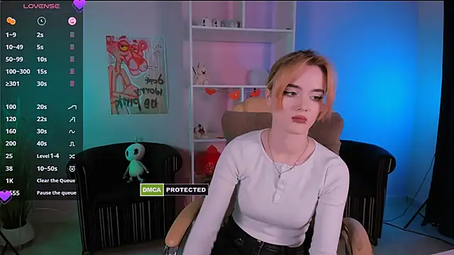 liana kisses online show from March 19, 2025, 4:57 am