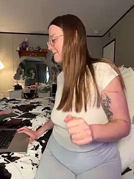 Snapshot of Sweetdee222x chatting on November 7, 2025, 11:05 pm Sweetdee222x online show from November 7, 2025, 11:05 pm