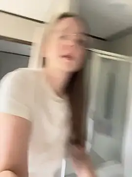 Snapshot of Sweetdee222x chatting on November 29, 2025, 3:48 pm Sweetdee222x online show from November 29, 2025, 3:48 pm