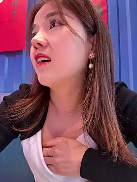 Snapshot of Efangfang chatting on March 8, 2025, 6:32 am Efangfang online show from March 8, 2025, 6:32 am