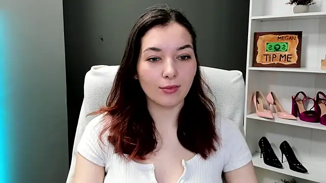 Snapshot of Meagn_Extasy chatting on May 19, 2026, 6:42 am Meagn Extasy online show from May 19, 2026, 6:42 am