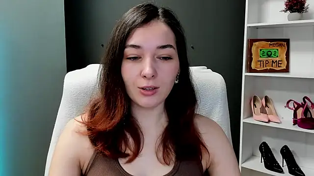 Snapshot of Meagn_Extasy chatting on June 5, 2026, 6:42 am Meagn Extasy online show from June 5, 2026, 6:42 am