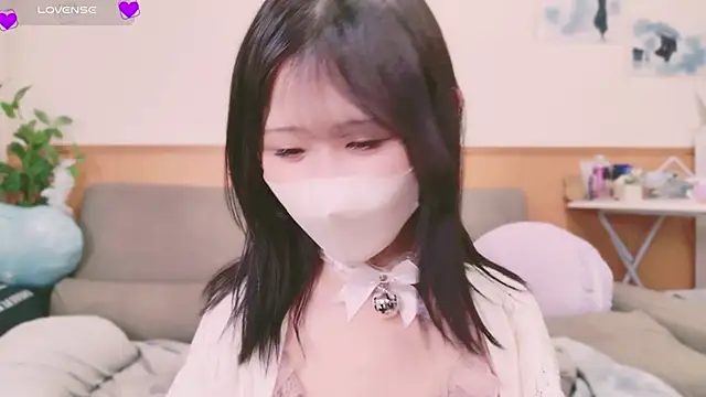 Snapshot of Conatsu chatting on February 10, 2025, 9:04 pm Conatsu online show from February 10, 2025, 9:04 pm