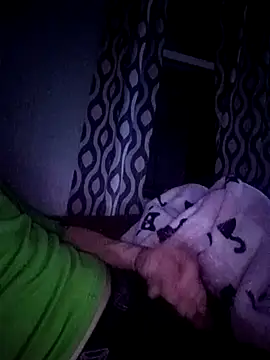 Snapshot of Bigloggz chatting on January 17, 2026, 4:50 am Bigloggz online show from January 17, 2026, 4:50 am