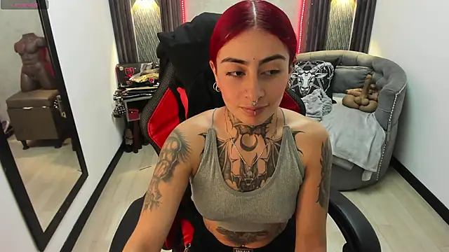 selene red  online show from February 25, 2025, 3:49 pm