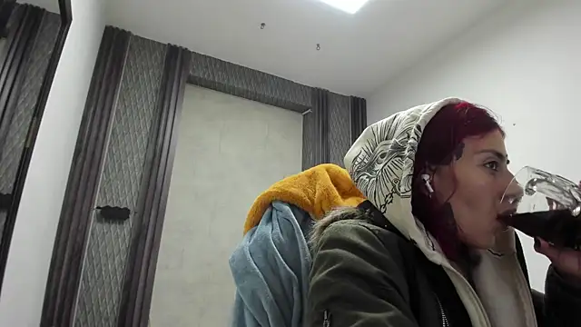 selene red  online show from April 10, 2026, 12:49 am