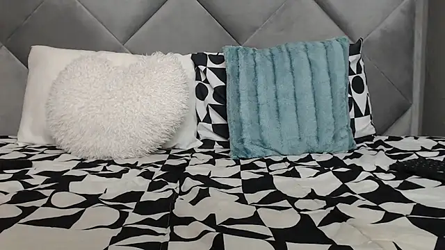 LOYAL SASHA online show from March 13, 2025, 4:34 pm