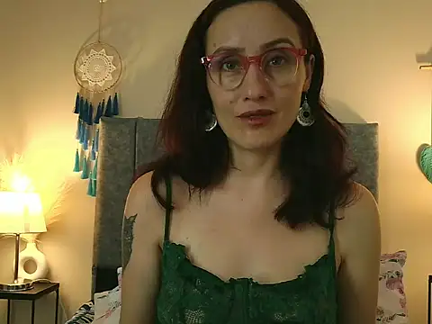 IberianMoonMK online show from February 21, 2026, 5:25 pm