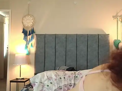 Snapshot of IberianMoonMK chatting on April 24, 2026, 5:26 pm IberianMoonMK online show from April 24, 2026, 5:26 pm