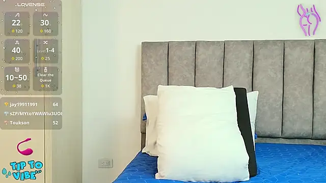 karina lewis  online show from March 22, 2025, 6:33 am