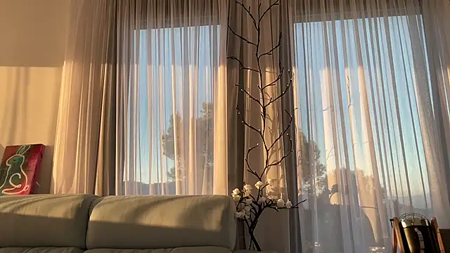 Snapshot of Mika_Miller chatting on November 18, 2025, 4:00 pm Mika Miller online show from November 18, 2025, 4:00 pm