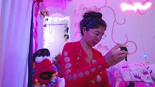 dainaflowers online show from February 9, 2026, 3:43 am