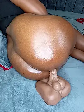 sweettnadia online show from September 11, 2025, 9:04 pm