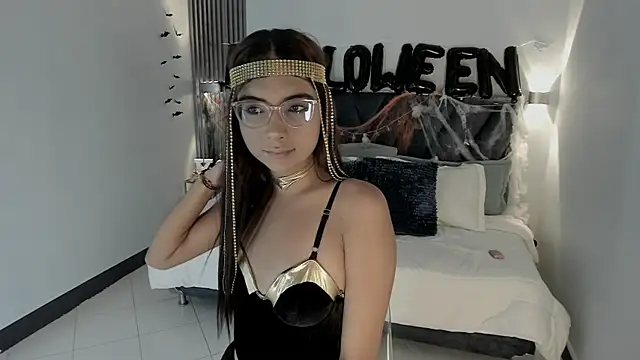 Snapshot of sara_saenz99 chatting on October 31, 2025, 5:36 pm sara saenz99 online show from October 31, 2025, 5:36 pm