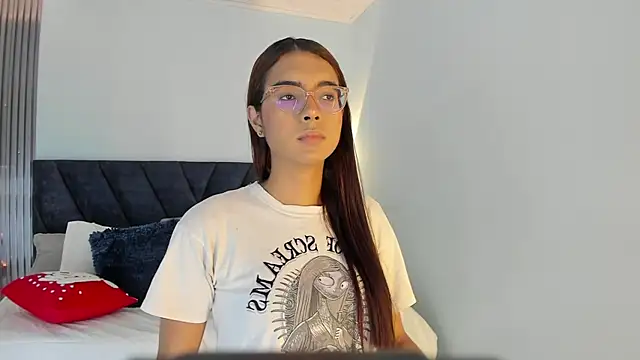 Snapshot of sara_saenz99 chatting on November 8, 2025, 8:07 pm sara saenz99 online show from November 8, 2025, 8:07 pm