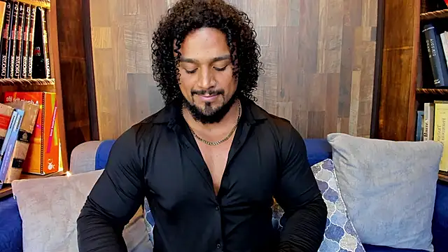 MikeEstevess online show from May 4, 2026, 2:40 am