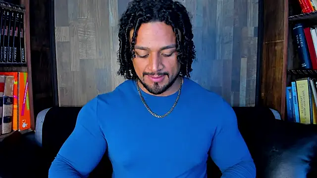Snapshot of MikeEstevess chatting on August 7, 2026, 12:23 am MikeEstevess online show from August 7, 2026, 12:23 am
