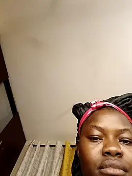Snapshot of Birdie_girl_1 chatting on February 23, 2025, 9:37 pm Birdie girl 1 online show from February 23, 2025, 9:37 pm