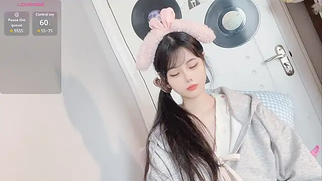 Qedgjwyz1 online show from March 3, 2025, 12:48 am