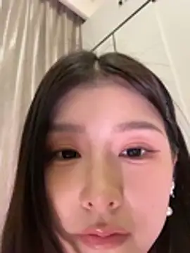 Momoever123456 online show from February 11, 2026, 3:17 pm