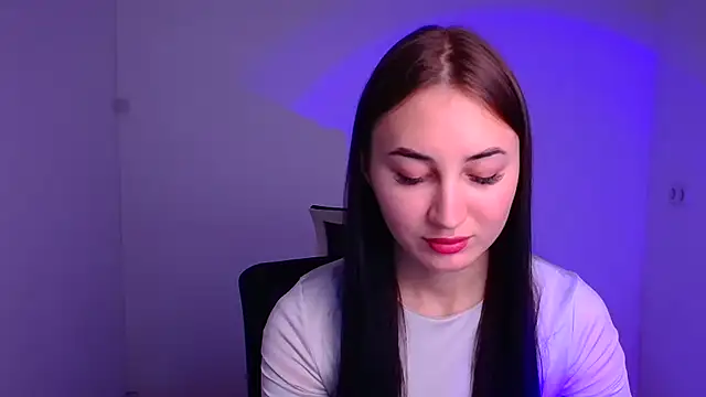 Jennifer Blum online show from December 18, 2024, 12:07 pm