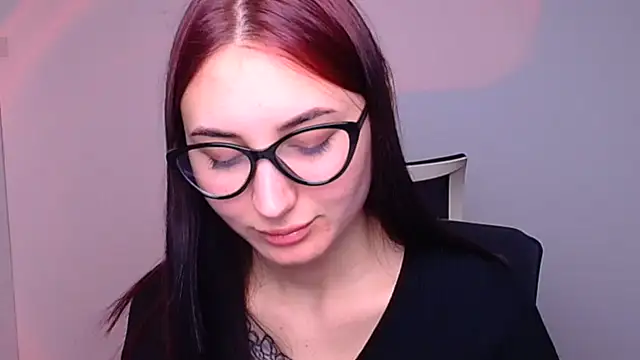 Jennifer Blum online show from February 8, 2025, 11:24 pm