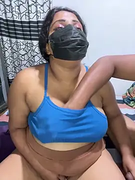 NOORA-GIRL online show from December 1, 2025, 2:00 pm