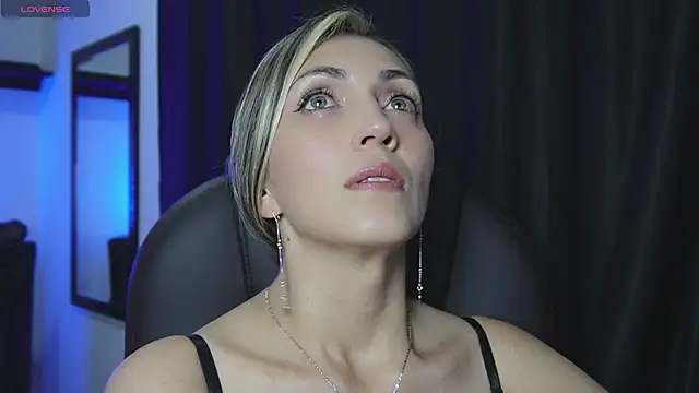 anny sweet72 online show from April 20, 2026, 11:57 am