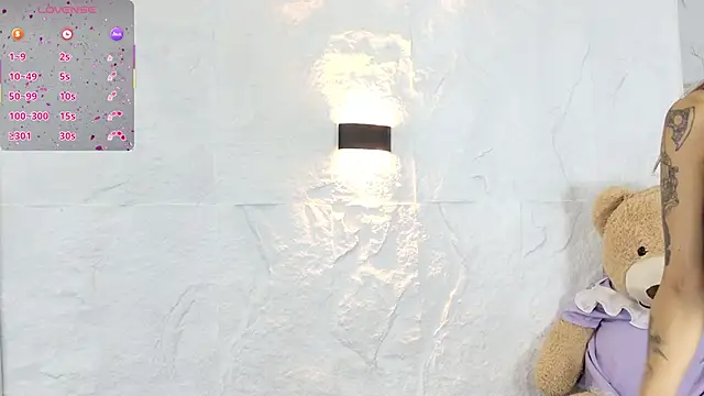 zorravioletta1 online show from November 8, 2025, 11:43 am