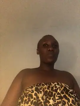 Lola kims online show from April 24, 2026, 10:12 pm