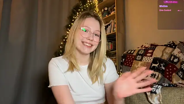 HoneyAudrey online show from December 8, 2024, 11:29 pm