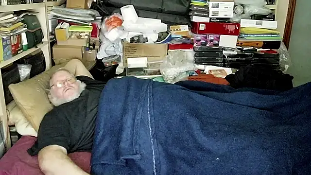 hadeszeuss2 online show from January 13, 2025, 5:55 pm