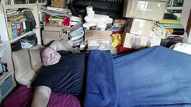 hadeszeuss2 online show from February 6, 2025, 3:41 pm