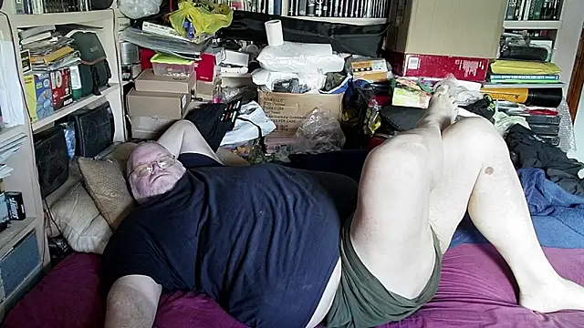 hadeszeuss2 online show from February 19, 2025, 2:44 pm