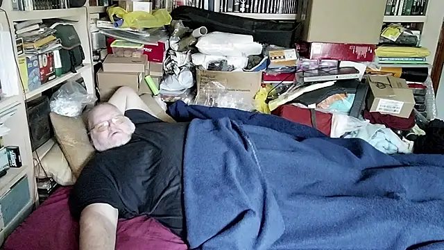 hadeszeuss2 online show from March 2, 2025, 2:32 pm