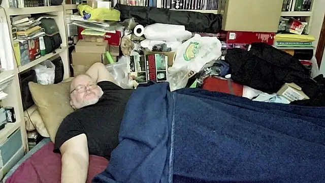 hadeszeuss2 online show from March 5, 2025, 5:50 pm