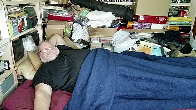 hadeszeuss2 online show from March 18, 2025, 3:31 pm