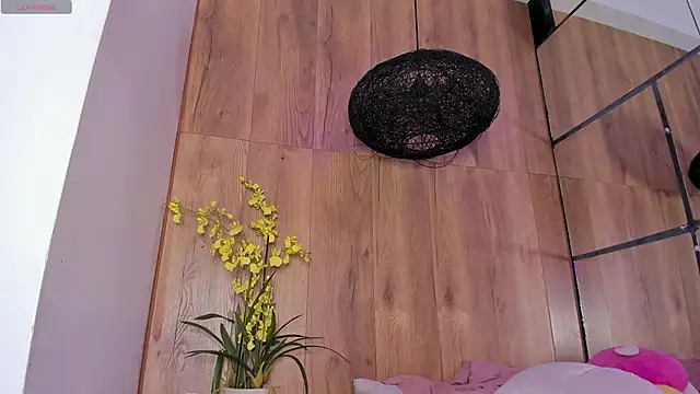  LittleLia online show from January 8, 2025, 5:15 pm