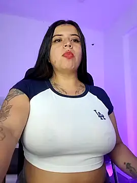 Snapshot of Devilsweet17 chatting on January 4, 2025, 12:27 am Devilsweet17 online show from January 4, 2025, 12:27 am