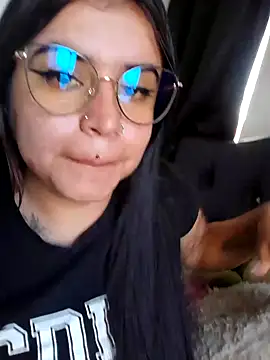 Snapshot of Devilsweet17 chatting on February 1, 2025, 9:08 pm Devilsweet17 online show from February 1, 2025, 9:08 pm