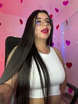 Snapshot of Devilsweet17 chatting on February 13, 2025, 4:43 am Devilsweet17 online show from February 13, 2025, 4:43 am