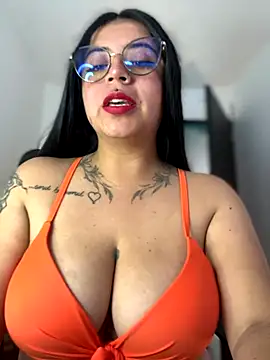 Snapshot of Devilsweet17 chatting on September 18, 2025, 12:07 pm Devilsweet17 online show from September 18, 2025, 12:07 pm