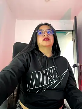 Snapshot of Devilsweet17 chatting on September 23, 2025, 8:34 pm Devilsweet17 online show from September 23, 2025, 8:34 pm