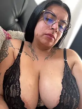 Snapshot of Devilsweet17 chatting on September 28, 2025, 3:17 pm Devilsweet17 online show from September 28, 2025, 3:17 pm