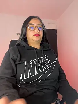 Snapshot of Devilsweet17 chatting on November 7, 2025, 12:32 am Devilsweet17 online show from November 7, 2025, 12:32 am