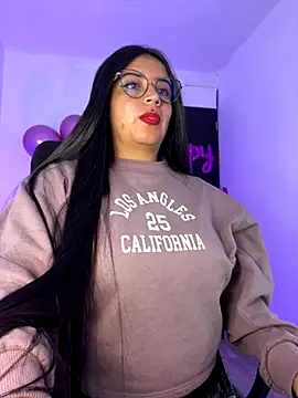 Snapshot of Devilsweet17 chatting on November 10, 2025, 9:25 pm Devilsweet17 online show from November 10, 2025, 9:25 pm