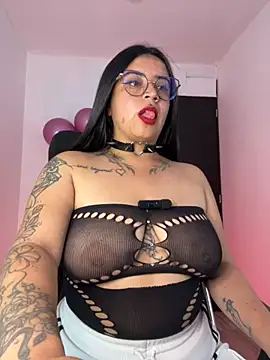 Snapshot of Devilsweet17 chatting on November 11, 2025, 8:31 pm Devilsweet17 online show from November 11, 2025, 8:31 pm