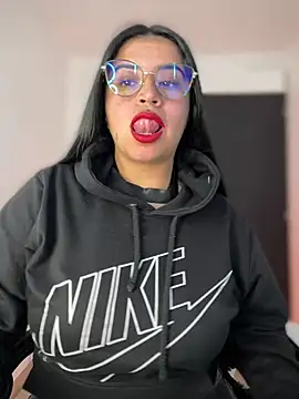 Devilsweet17 online show from April 9, 2026, 9:53 pm